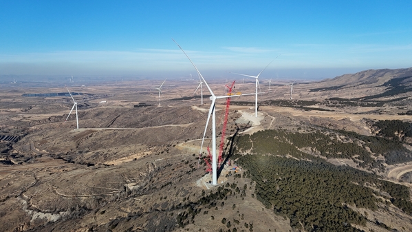 國家電投赤峰高新區紅山產業園風儲綠色供電項目首臺風機并網成功